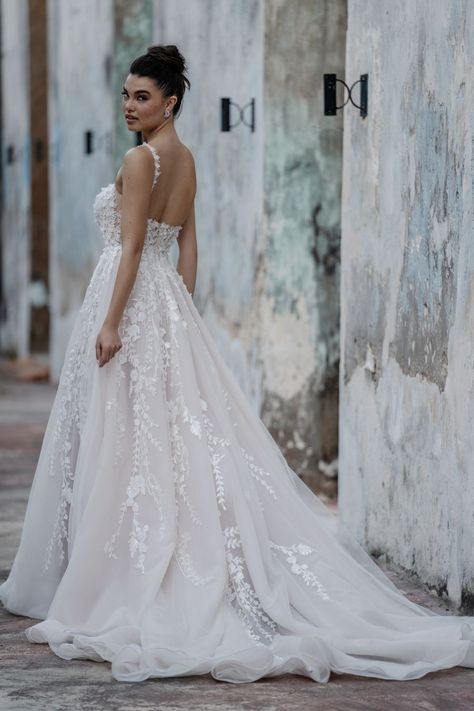 Style: C656 | Allure Bridals Allure Couture, Couture Wedding Dresses, Allure Bridals, Prom Designs, Designer Prom Dresses, Wedding Dress Sizes, Allure Bridal, Wedding Dress Couture, Couture Wedding