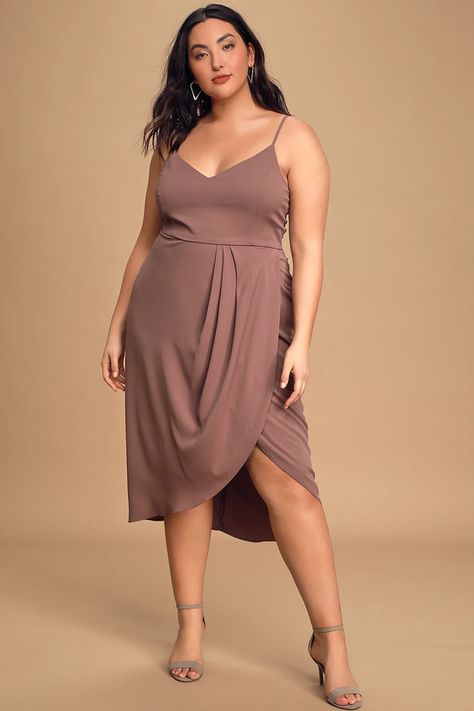 Best Plus Size Cocktail Dresses for Wedding 2021 Rehearsal Dinner Outfits, Plus Size Wedding Guest Dresses, Spring Wedding Guest Dress, Best Wedding Guest Dresses, Plus Size Cocktail Dresses, Purple Midi Dress, Mauve Purple, Guest Attire, Wedding Attire Guest