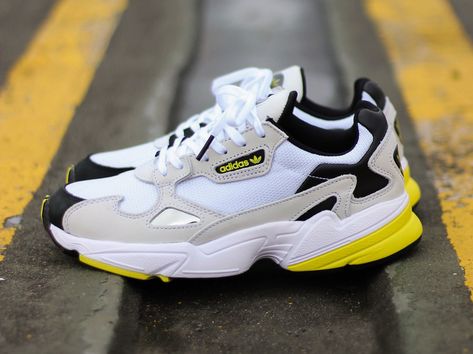 Zapatillas Nike Air Force, Adidas Originals Falcon, Adidas Falcon, Sneaker Trend, Sneaker Outfits, Acid House, Sneaker Lovers, Shoe Inspiration, Sneakers Mode