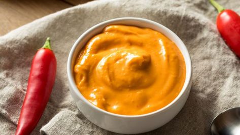 Red Pepper Crema, Crema Recipe, Aioli Recipe, Hello Fresh Recipes, Zucchini Chips, Filipino Desserts, Spicy Mayo, Adobo Sauce, Hello Fresh