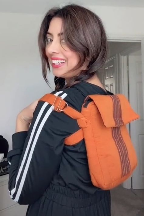 Watch the TikTok Hack For Turning Your Purse Into a Backpack How To Turn A Purse Into A Backpack, Purse To Backpack, Long Strap Purse, Fashion Accessories Trends, Shorts Tutorial, Oversized Jeans, Popsugar Fashion, How To Turn, Mini Backpack