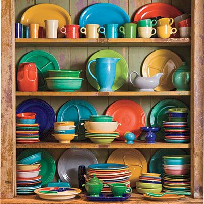 Great display of Fiestaware. Adobe Homes, Fiesta Kitchen, Dish Display, Cabinet Display, Fiesta Dinnerware, Kitchen Ware, Vintage Dinnerware, Loft Apartment, Homer Laughlin