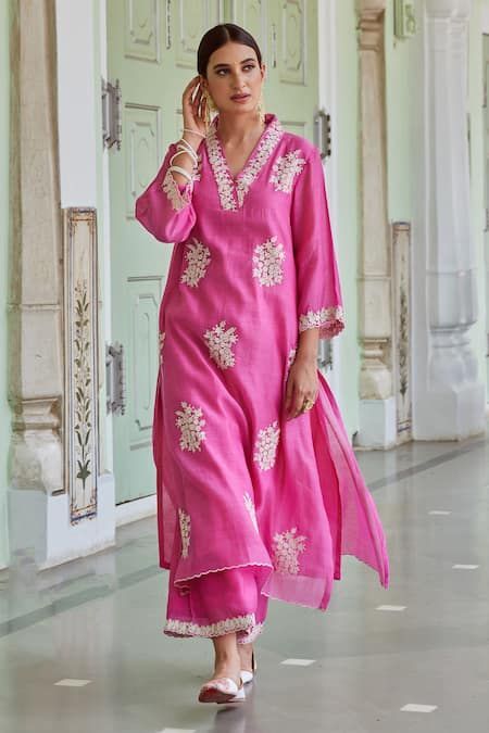 Buy Fuchsia Cotton Chanderi Embroidered Floral V Neck Kurta And Palazzo Set For Women by Charu Makkar Online at Aza Fashions. Chanderi Kurta Designs, Navratri Outfits, Suits For Women Indian, V Neck Kurta, Kurta And Palazzo, A Line Kurti, Chanderi Kurta, Latest Dress Design, Simple Kurta Designs