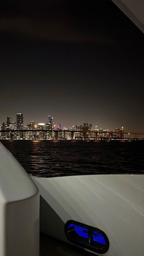 Yacht Night, House Dubai, Nightclub Aesthetic, Set Design Theatre, Fancy Houses, City Breaks, Luxury Aesthetic, Health Knowledge, Tumblr Photography