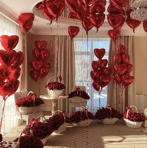 Romantic Room Surprise, Romantic Dinner Decoration, Romantic Room Decoration, Brides Room, Valentines Party Decor, Romantic Room, Cute Couple Gifts, Dinner Decoration, Red Balloon