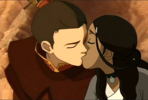 Prince Zuko and Katara's romantic kiss of true love moment from Avatar The Last Airbender Zutara Kiss, Katara Cosplay, Katara And Zuko, Zuko X Katara, Zuko Katara, Fireboy And Watergirl, Interracial Art, Avatar Ang, Zuko And Katara