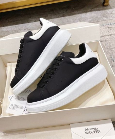 Replica Alexander Mcqueen Unisex Oversized Sneaker Black Check more at https://buy-replica.ru/product/replica-alexander-mcqueen-unisex-oversized-sneaker-black/ Alexander Mcqueen Sneakers Black, Alexander Shoes, Alexander Mcqueen Sneakers, Mcqueen Sneakers, Streetwear Men, Alexander Mcqueen Men, Streetwear Men Outfits, Sneakers Outfit, Shoes Men