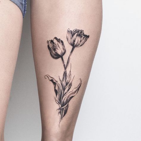 amp-pinterest in action Tulip Chest Tattoo, Tulip Bouquet Tattoo, Tulips Tattoo, Tulip Tattoos, Coverup Ideas, Tulip Tattoo, Hamsa Tattoo, Bouquet Tattoo, Flower Sleeve