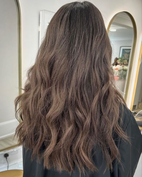 Check out this stunning transformation with Keratin extensions—before and after! Proper installation is key to achieving this flawless look, but equally important is the aftercare. Taking good care of your extensions ensures they last longer and keep looking their best. Trust the process and maintain your gorgeous new hair! 💇‍♀️✨ By: @sarah_milan_london #VelvetRoyal #BeforeAndAfter #KeratinExtensions #HairCare Private Label Hair Extensions, Hand Tied Extensions Before And After Brunette, Keratin Bond Extensions, Keratin Extensions, Hand Tied Weft Hair Extensions Care, Covet & Mane Extensions, Your Gorgeous, Trust The Process, Keratin