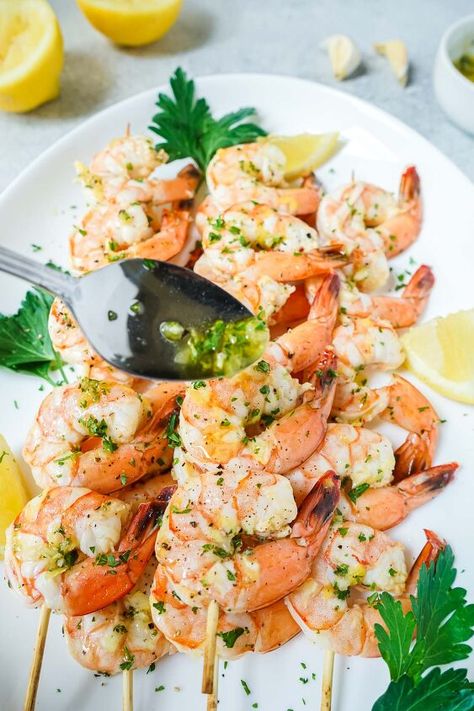 Oven Baked Shrimp, Shrimp Kabob Recipes, Shrimp In The Oven, Prawn Skewers, Broiled Shrimp, Shrimp Skewer Recipes, Shrimp Appetizer, Shrimp Kabobs, Fresh Corn Salad