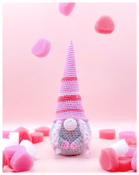 Lady Gnome, Crochet Gnomes, Crochet Beginners, Crochet Gnome, Gnome Crochet, Phone Customization, Gnome Pattern, Girl Gnome, Crochet Pink