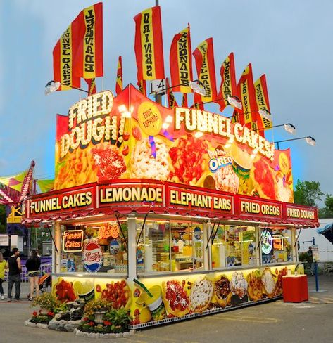 Funnel Cake Fries, State Fair Food, Fried Oreos, Iowa State Fair, Food Stand, Carnival Food, Candle Fragrance Oil, Amusement Park Rides, Carnival Rides