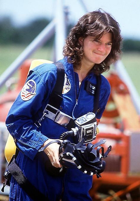 Woman Astronaut, Sally Ride, Human Rights Campaign, Nasa Astronauts, The First Americans, Space Suit, American Woman, Great Women, To Infinity And Beyond