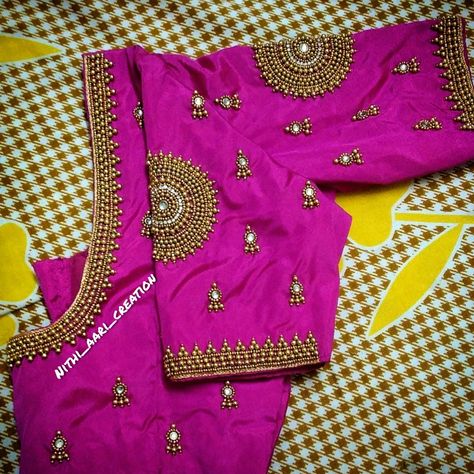 https://instagram.com/nithi_aari_creation?igshid=ZGUzMzM3NWJiOQ== Aari Work Blouse Sleeve Designs, Ancient Drawings, Boat Neck Blouse Design, Model Blouse, Latest Blouse Designs Pattern, Aari Designs, Aari Blouse, Latest Model Blouse Designs, Blouse Design Images