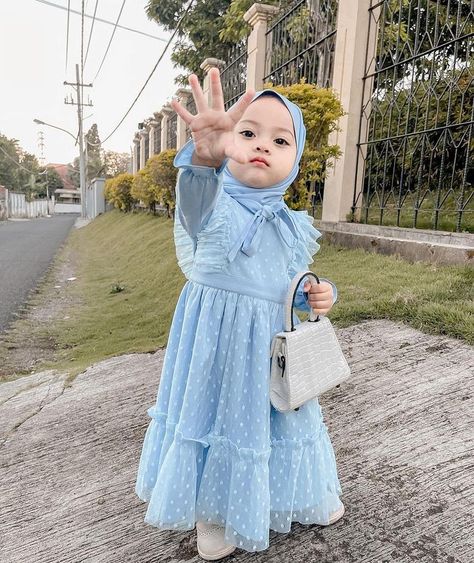 Lebaran Outfit, Ootd Lebaran, Dress Lebaran, Baby Hijab, Crochet Baby Girl Dress, Girls Dresses Diy