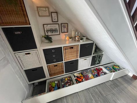 Under Stairs Storage Ikea, Ikea Under Stairs, Under Stairs Cupboard Storage, Loft Stairs Ideas, Stair Bookshelf, Under Stairs Space, Stairway Storage, Under Stairs Storage Ideas, Stairs Storage Ideas