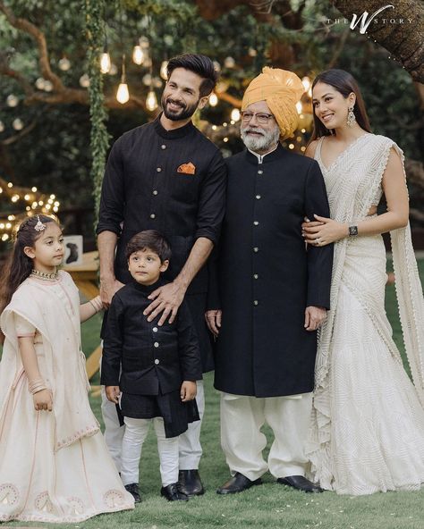 Birthday Cake Video, Mira Kapoor, Mira Rajput, Indian Family, Shahid Kapoor, Sister Wedding, Family Wedding, Family Goals, Bollywood Actors