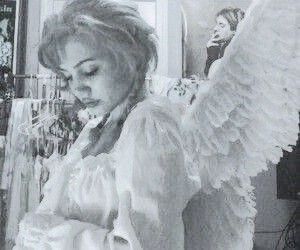 Vivien Leigh, Angel Aesthetic, Looks Party, The Embrace, Mountain Dew, Baby Angel, An Angel, Grimm, Aphrodite