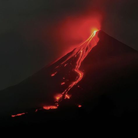 Red Mountains Aesthetic, Red Rocks Aesthetic, Wrath Aesthetic Red, Red Desert Aesthetic, Red Rock Aesthetic, Red Skies Aesthetic, Keith Aesthetic, Troy Calypso, Ching Shih