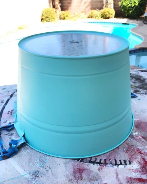 Tin Flower Pots Metal Buckets, Painted Buckets Ideas, Paint Galvanized Metal, Painted Galvanized Buckets, Painted Metal Buckets, Painting Galvanized Metal, Home Projects Diy, How To Paint Metal, Painted Buckets