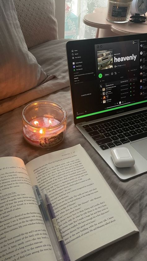 Candles For Motivation, Reading And Candles Aesthetic, Books Candles Aesthetic, Books And Candles Aesthetic, Romantic Study, Reading Book Aesthetic, Study Study Study, Exam Planner, Music Candle