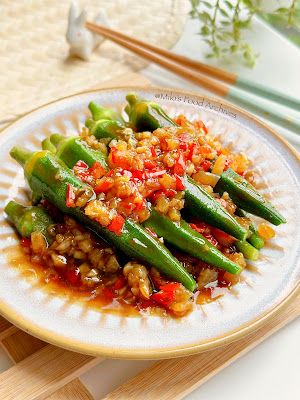 Korean Okra Recipe, Chinese Okra Recipe, Stir Fry Okra, Nuts Recipes, Vegetables Dishes, Okra Recipe, Drinks Ideas, Vegetable Recipe, Hawaiian Dishes