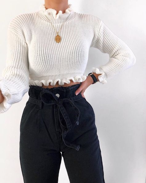 @paulinenavy on Instagram: “cute jumper from @femmeluxefinery 🌹 #LuxeGal ————————————————————————————” Sweater Women Outfit, 80s Skater Fashion, Soft Outfits, Vsco Summer, Cute Jumpers, Soft Clothes, Womens Sweater, Cute Comfy Outfits, Korean Outfits