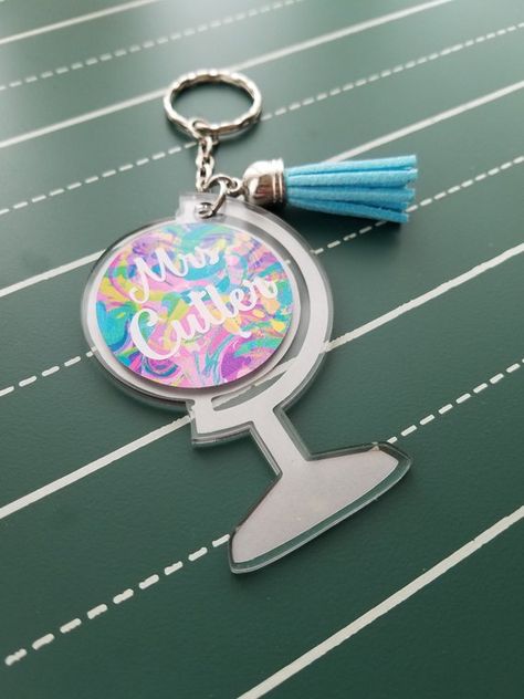 Teacher Accessories, Cute Presents, Backpack Tags, Unique Keychains, Presents For Teachers, Staff Appreciation, Teacher Name, Cute Keychain, Personalized Keychain