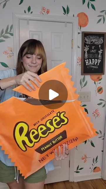 Grace Baldwin on Instagram: "DIY Giant Reeses Peanut Butter Cup for my Hallowwen candy porch! 

#diy #diyhalloweendecor #halloweendecor #maximalist #giantcandy #diytutorial #crafttutorial #artist #giantdecor #handmadedecor" Giant Props Diy, Anything But A Cup Ideas, Anything But A Cup, Giant Props, Reeses Candy, Porch Diy, Candy Decorations Diy, Reeses Cups, Giant Candy