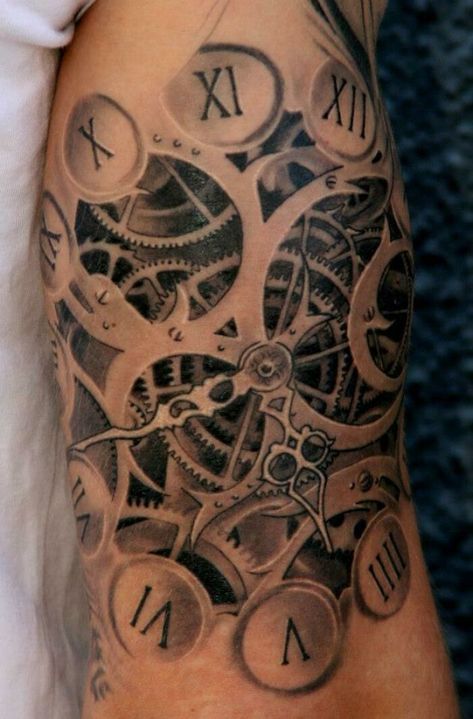 Cogs Tattoo Design, Cogs Tattoo, Gears Tattoo, Clock Cogs, Tattoo Crane, Clock Tattoos, Tattoos Masculinas, Steampunk Tattoo, Clock Tattoo Design