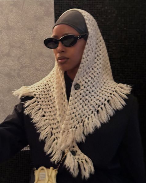 many hats 🎩 🐰 Hijabi Style, Knit Outfit, Crochet Fashion, African Fashion, Girl Fashion, Knitwear, Couture, Knitting, Hats