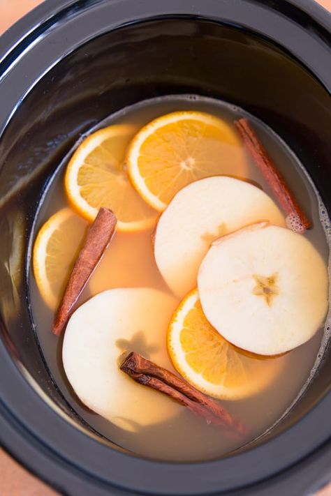 Slow Cooker Spiced Apple Cider with Orange is filled with all the flavor and warmth of the season. Your house will smell amazing! Crockpot Wassail Recipe, Crockpot Wassail, Wassail Recipe Crockpot, Crockpot Favorites, Fall Yummies, Wassail Recipe, Apple Cider Recipe, Spice Mix Recipes, Spiced Apple Cider