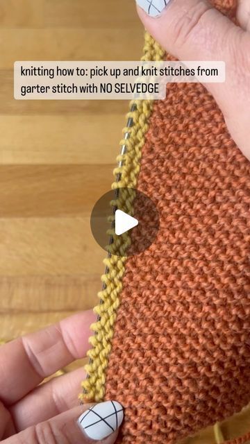 Picking Up Stitches In Knitting, Pick Up And Knit, Modular Knitting, Garter Stitch Knitting, Hand Knitting Diy, Knitting Hacks, Knitting Help, Knitting Stitches Tutorial, Knitting Basics