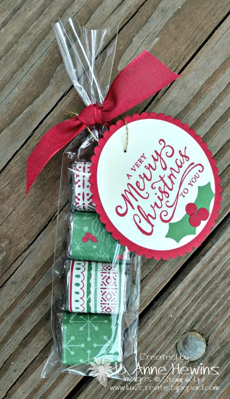 Hersheys Nuggets, Christmas Treats Holders, Homemade Gift Baskets, Christmas Door Decorating Contest, Christmas Treat Bags, Chocolate Wrapping, Christmas Craft Fair, Diy Christmas Gifts Cheap, Candy Crafts