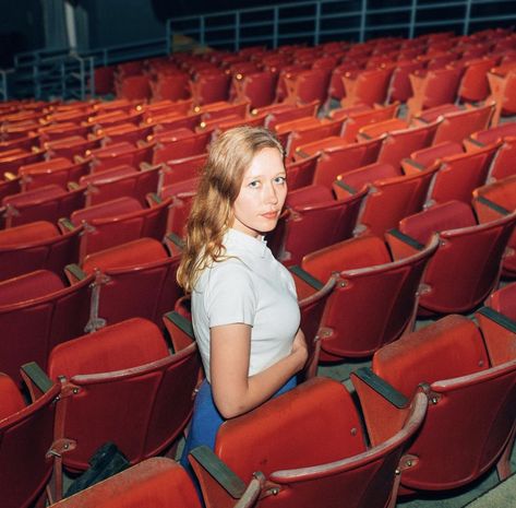 Julia Jacklin, Past Life, Kinds Of Music, Her Music, New Music, Types Of Fashion Styles, Cool Girl, Chelsea, My Girl