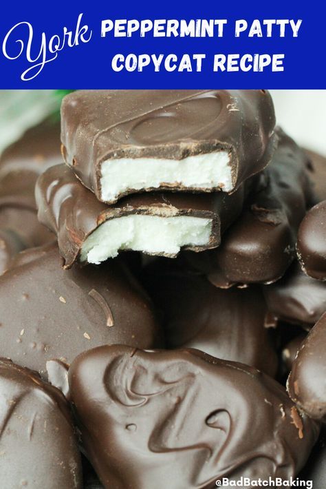 Sees Copycat Recipes, Copycat Little Debbie, Peppermint Patties Recipe, Tempered Chocolate, Peppermint Patty Recipe, Homemade Peppermint Patties, Batch Baking, Patty Recipe, York Peppermint Patty