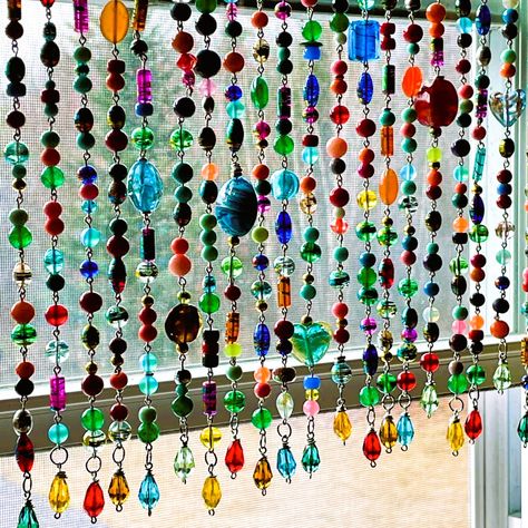 The best window is a beaded window😍🌟✨🌟✨🌟✨🌟✨🌟✨🌟✨ https://cottageparfait.etsy.com/listing/1748054219 #beads #beadedjewelry #windowtreatment #suncatchers Beaded Curtains Window, Doorway Arch, Wide Window, Beaded Projects, Diy Suncatchers, Beaded Curtain, Hanging Beads, Curtain Valance, Beaded Curtains