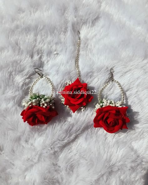 Floral jwellery set Dm for order Conty-7905869506 #floraljewellery #jewellery #floral #artificialjewellery #nikahjwellery #haldijwellery #uphooljwewllery Artificial Flower Jewellery Set, Artificial Flower Jewellery, Flower Jewellery For Mehndi, Flower Jewelry Designs, Creative Photoshoot, Bride Floral, Creative Photoshoot Ideas, April 20, Flower Jewelry