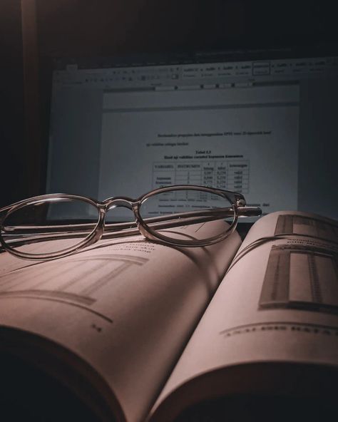 #book #glasses #laptop #dark #night Laptop Dark Aesthetic, Random Oc, Study Life, Posts Ideas, Dark Night, Book Photography, Dark Aesthetic, Dark Academia, Denver