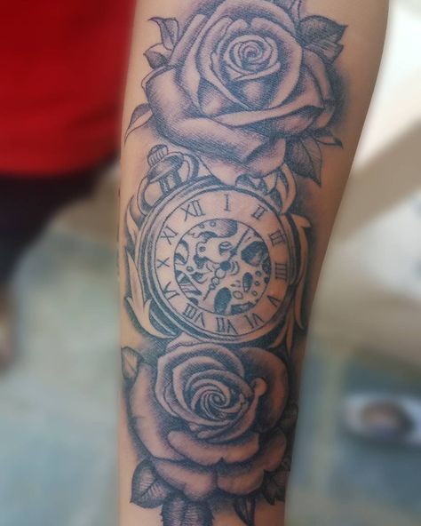 New tattoo... Clock with roses.. Half sleeve in progress.. How's it?? Like comments share.. 8866243146 for appointment Rose With Clock Tattoo, Roses With Clock Tattoo Design, Heart Clock With Roses Tattoo, Rose Clock Sleeve Tattoo, Clock Skull Rose Tattoo Design, Tato Jam, Clock And Rose Tattoo, Clock Tattoo Sleeve, Wrist Tattoos Girls