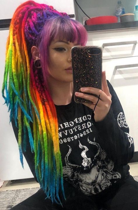 Really Curly Hair, Drawing Hairstyles, Beautiful Dreadlocks, Dread Hairstyles, Dreadlock Hairstyles, Festival Hair, Body Piercings, Hair Inspiration Color, Rainbow Hair