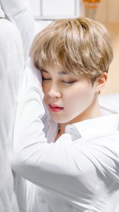 Jimin Sleeping Pics, Jimin Good Night, Jimin Sleeping, Jimin Selca, Park Jimin Bts Wallpaper, Park Ji Min, Delivery Photos, Park Jimin Cute, Bts Girl