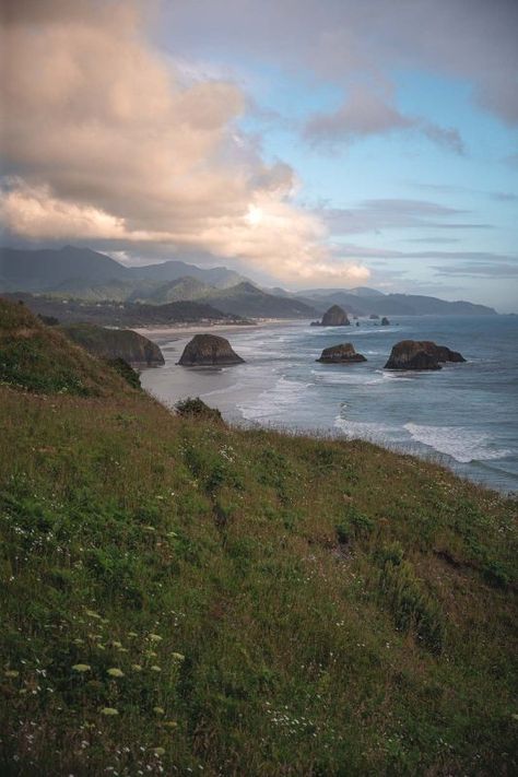 Oregon Portland Aesthetic, Ecola State Park Oregon, Seaside Oregon Aesthetic, Pacific Northwest Coast, Oregon Honeymoon, Dream Airbnb, Oregon Houses, Beaches In Oregon, Pacific Northwest Beach