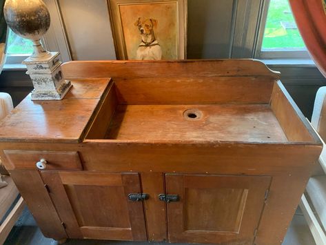 Antique Dry Sink Value (Identification & Price Guides) Primitive Dry Sink, Antique Dry Sink, Sink Decor, Dry Sink, Furniture Fix, Dresser Vanity, Primitive Antiques, Primitive Decorating Country, Bathroom Sink Vanity