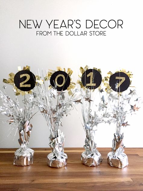 Holiday Event Decor, New Years Eve Party Ideas Decorations, Nye Decorations, New Years Eve Dinner, New Year Table, For Christmas, New Year's Eve Celebrations, Diy Birthday Decorations, New Years Eve Decorations