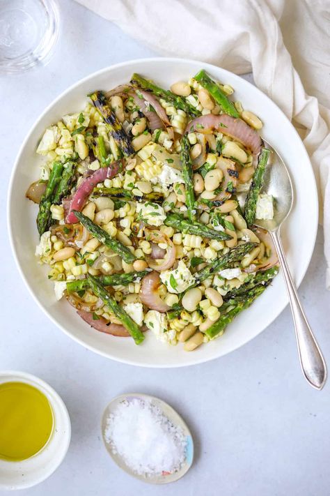 Warm Grilled Vegetable Salad with White Beans and Feta Corn Asparagus Salad, Quick Healthy Side Dishes, Craving California, Grilled Vegetable Salad, Side Dishes For Fish, Grilled Vegetable Salads, Creamy Feta, Veggie Skewers, Lunch Prep