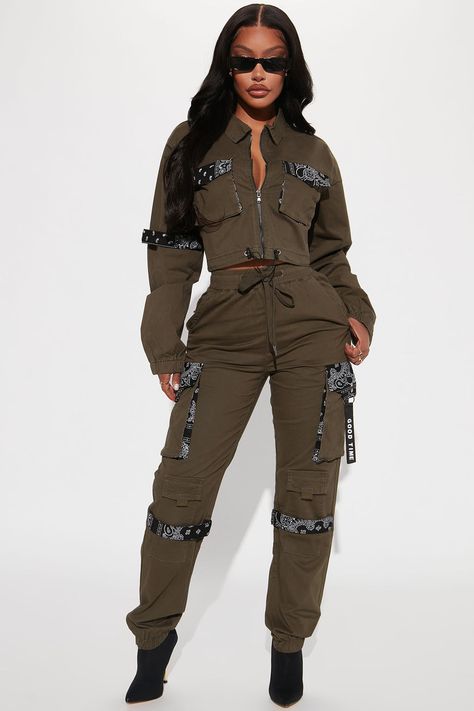 Trousers Women Outfit, Dunk Outfit, Olive Fashion, 2piece Outfits, Jacket Collar, Combat Trousers, Girls Dress Outfits, Fashion Nova Outfits, Camo Fashion