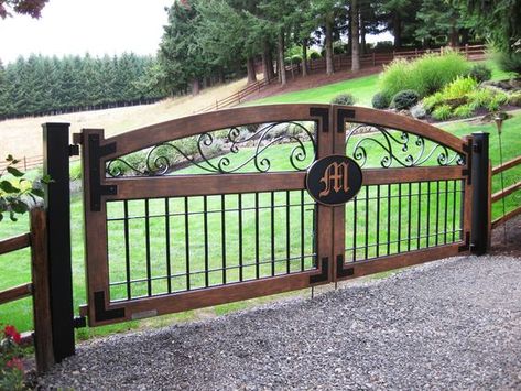 Farm Gates Entrance, Sliding Gate Design, Metal Driveway Gates, Farm Entrance, Ranch Gates, Wooden Gate, House Main Gates Design, Gate Ideas, Farm Gate