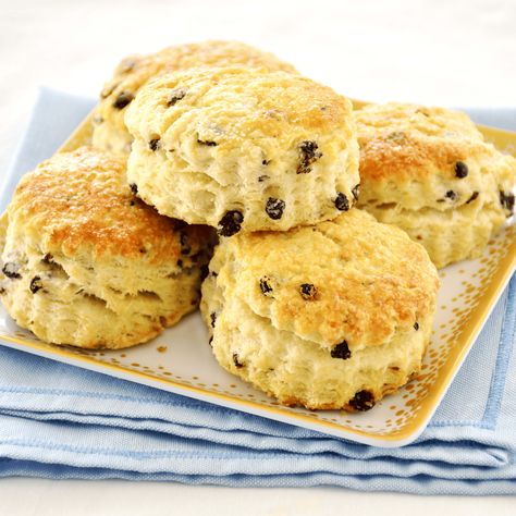 Air Fry Meals, Bisquick Inspired Recipes, Air Fryer Scones, Air Fryer Sandwiches, Fruit Scones Recipe, Currant Scones, Date Scones, Raisin Scones, Air Fryer Baking