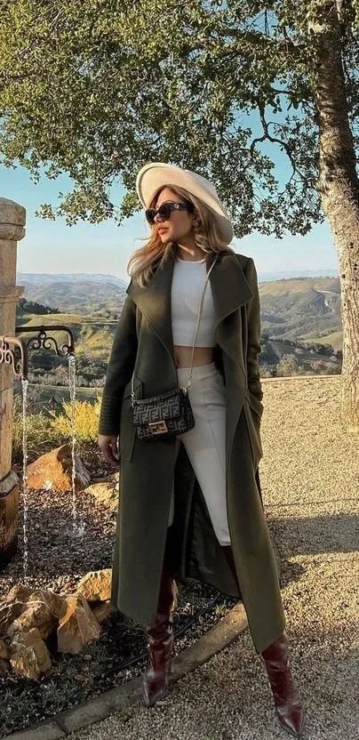 Must-Have Women's Outfits for Every Season - Theunstitchd Women's Fashion Blog Green Coat Outfit Winter, Olive Dress Outfit, Green Coat Outfit, Safari Outfit Women, Olive Trench Coat, Olive Green Outfit, Long Green Coat, Olive Coat, Olive Green Coat